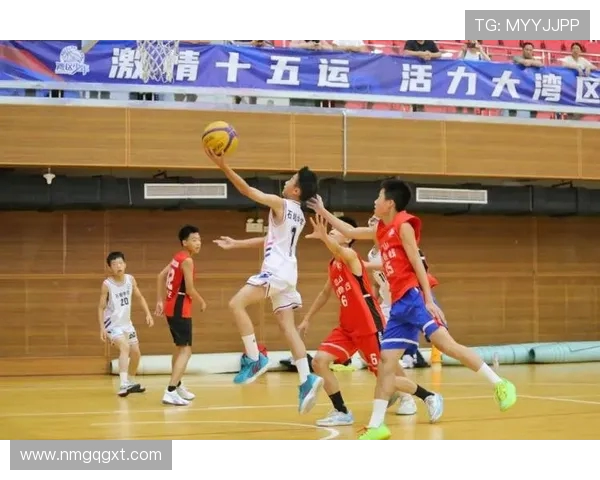 以篮球为核心探讨团队合作与竞技精神在青少年成长中的积极作用