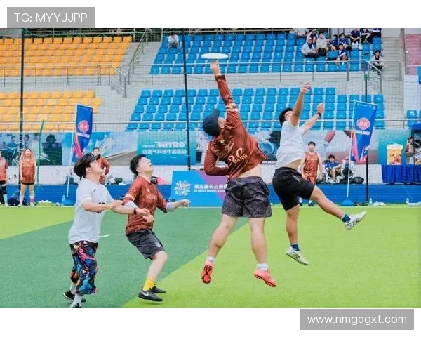 武汉飞盘队的团队协作之道：如何在飞盘运动中实现默契与配合