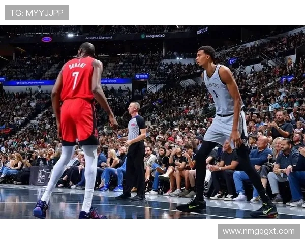 火箭主场迎战马刺年轻阵容激战四节上演逆转好戏 火箭主场迎战马刺年轻阵容激战四节上演逆转好戏