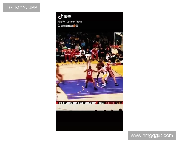 2004年全场对决詹姆斯与科比的精彩瞬间回顾与分析