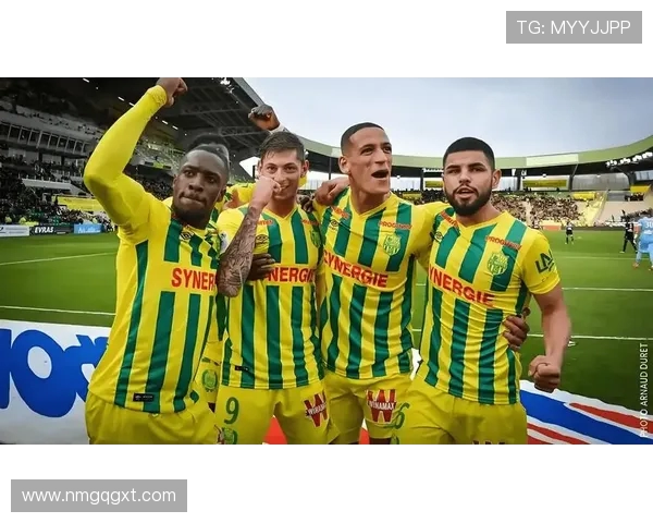 巴约纳与南特的激烈对决展现法甲球队的实力与魅力 巴约纳与南特的激烈对决展现法甲球队的实力与魅力