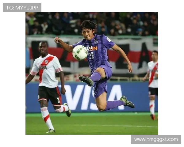 广岛三箭迎战鹿角鹿岛争夺J联赛冠军宝座的关键之战